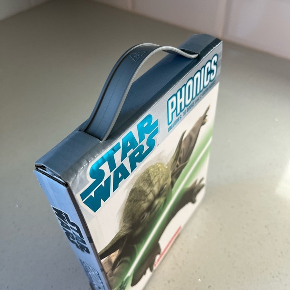 Star Wars Boxed Set of Phonics Readers - Picture 7 of 10